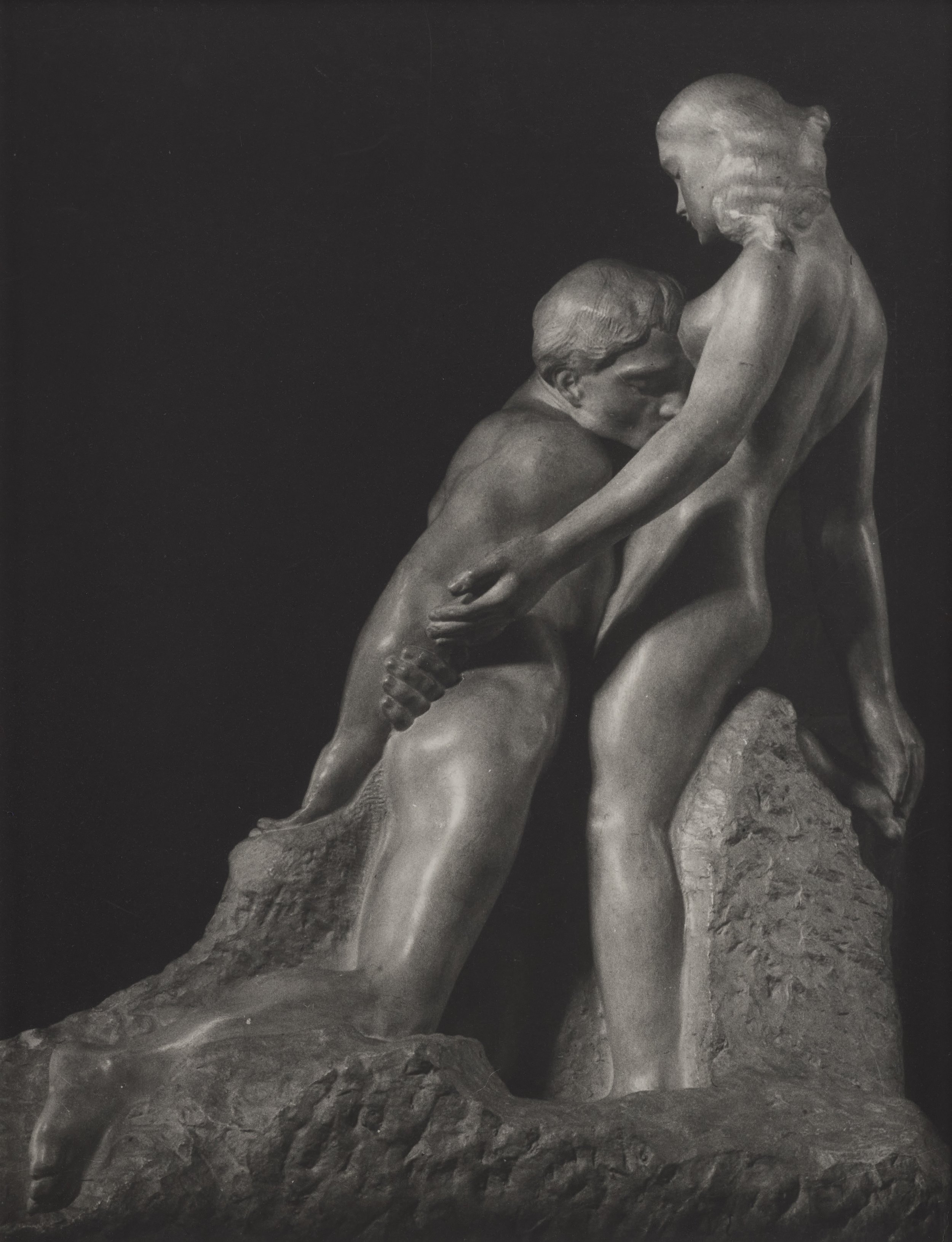 ALBERT RUDOMINE (1892–1975)  
AFTER AUGUSTE RODIN (1840-1917) 
 L’Eternelle idole (Eternal idol), c.  1950 
vintage silver print  
30 x 23.4 cm (framed: 48 x 41.5 cm)