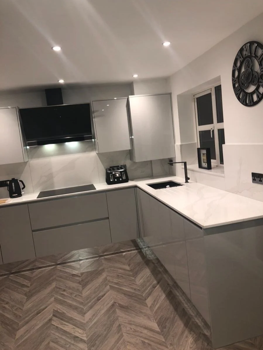 Kitchen with White & Grey, Slab Doors, Handleless, Marble Style Worktop