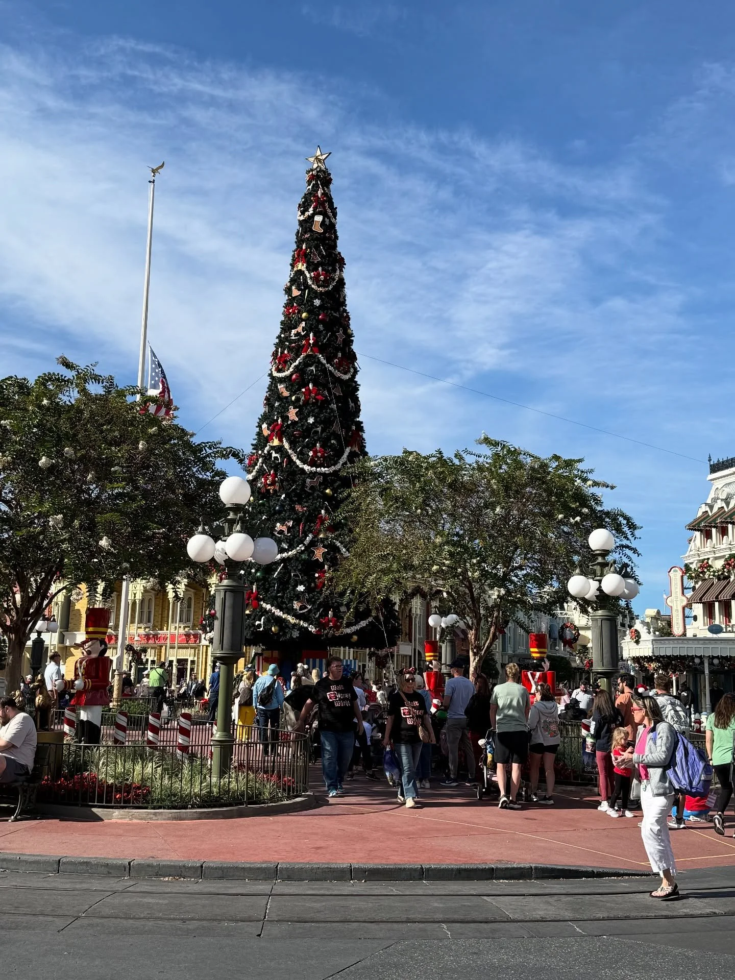 Mickey&rsquo;s Very Merry Christmas Party! 🤩 The snow on Main Street, the parade, the fireworks&mdash;it&rsquo;s pure holiday perfection.

If you&rsquo;re dreaming of visiting during the most wonderful time of the year, let me help you make that dre