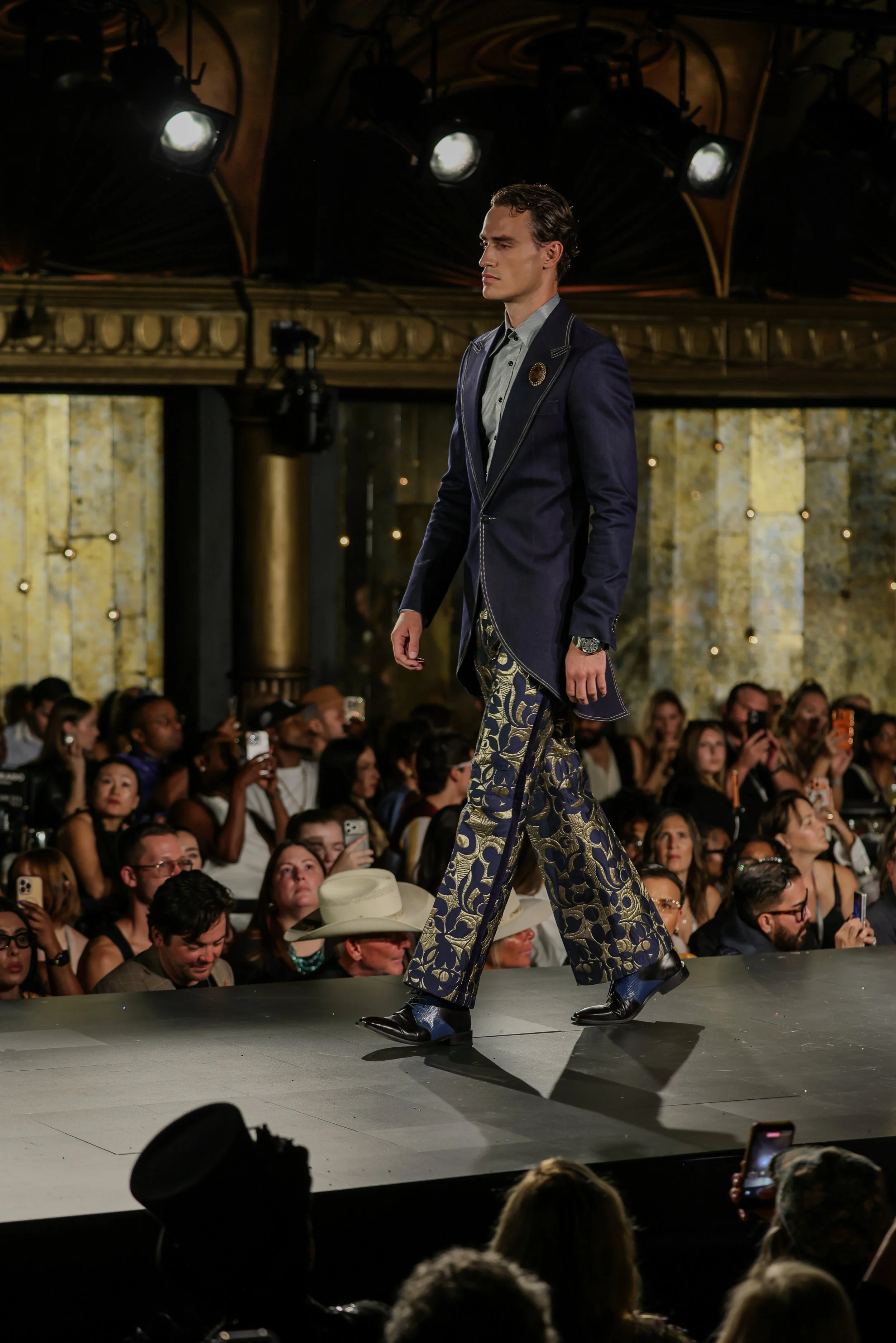 Alexander_Santos_Runway7_House_NYFW_Malan_Breton_Season_Finale-37.jpg