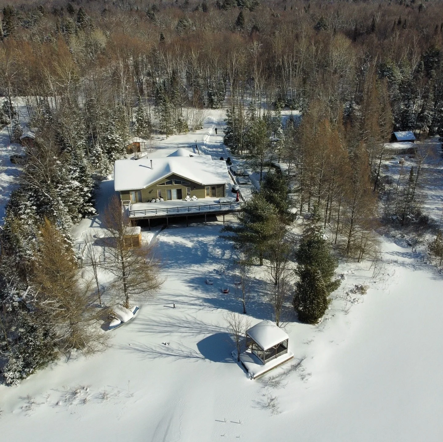 A view from above ✨ Take a look at these incredible drone shots captured by one of our winter guests. 

Seeing our space from this perspective makes it even more special.
