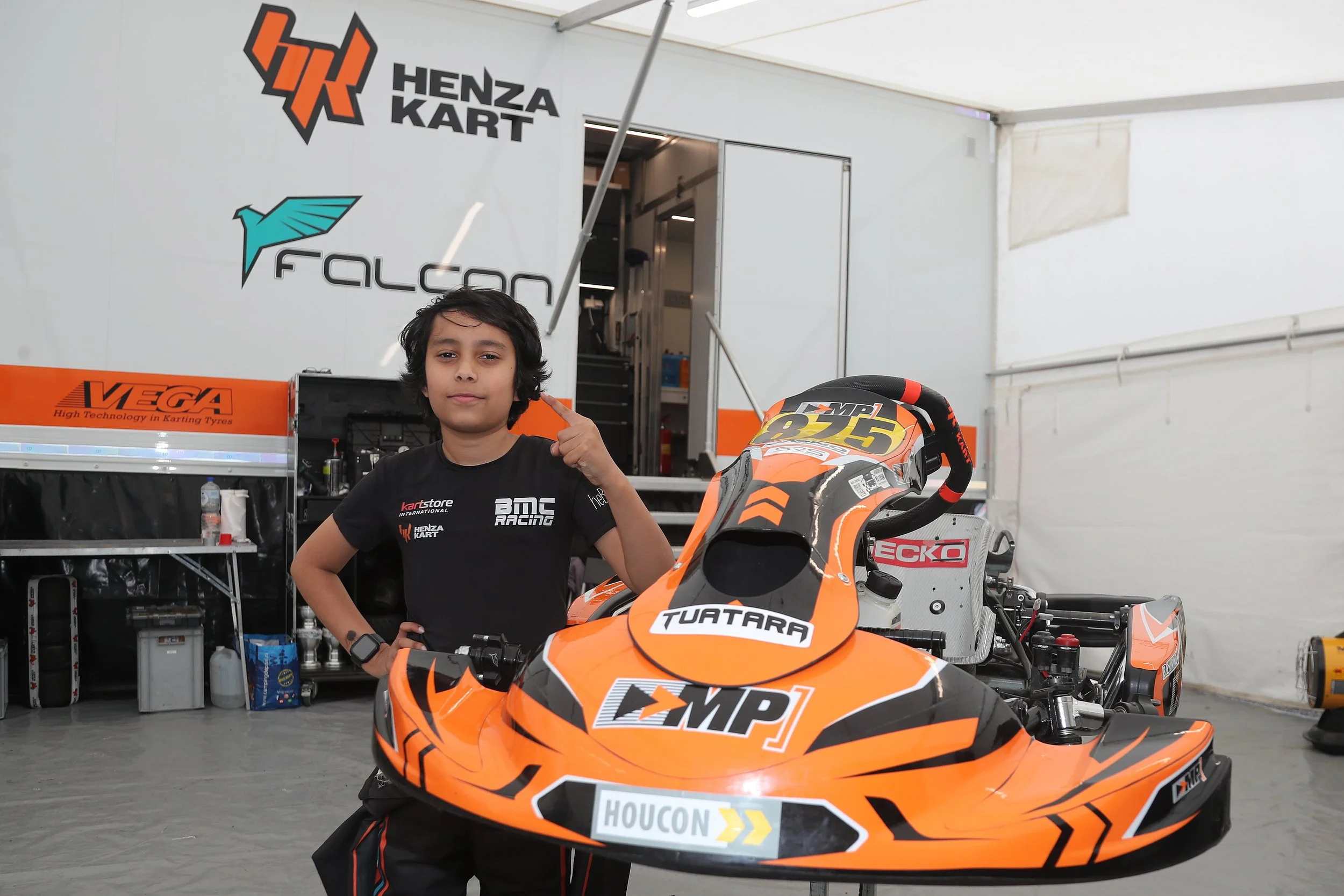 Bruce Chirino pole Mini BH5I9701.JPG