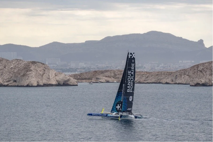       
  
   
  LE MAXI BANQUE POPULAIRE XI, UNE TOURNÉE DE LA MÉDITERRANÉE JUSQU’À LA GIRONDE  
  À bord du Maxi Banque Populaire XI, Armel Le Cléac’h et son équipage ont quitté leur base de Lorient le 29 avril dernier pour un long itinéraire qui le