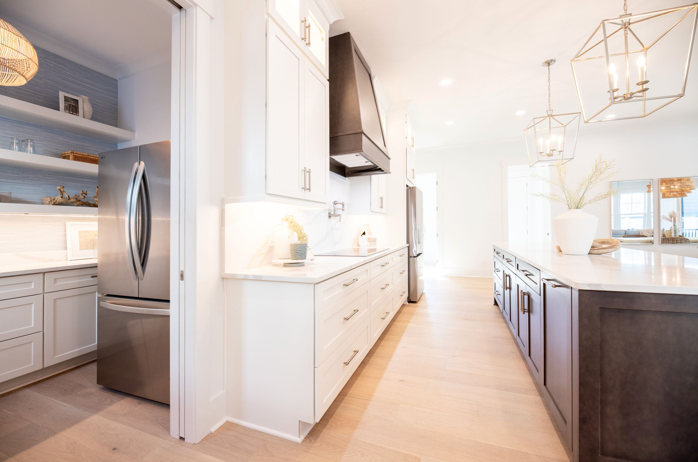 Transitional Kitchen Remodel by Magnolia Grove Design & Cabinetry project photo 3
