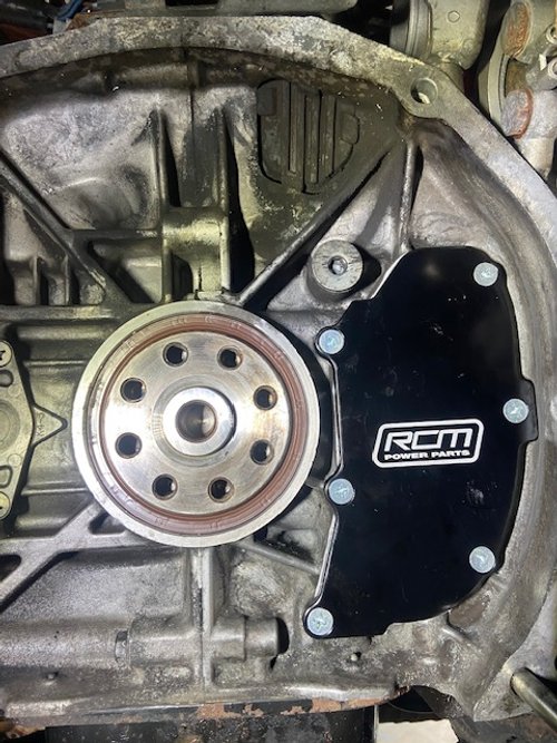 Our friends at Roger Clark Motorsport supplied an upgraded rear alloy plate, so we fitted this along with a new rear main oil seal to sort the leak.