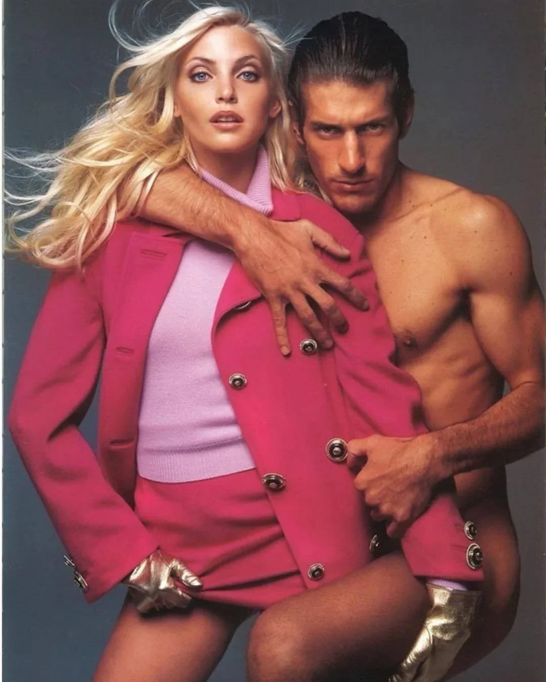 versace-fall-winter-1994-by-richard-avedon-v0-8c4wdna1dpqb1.webp