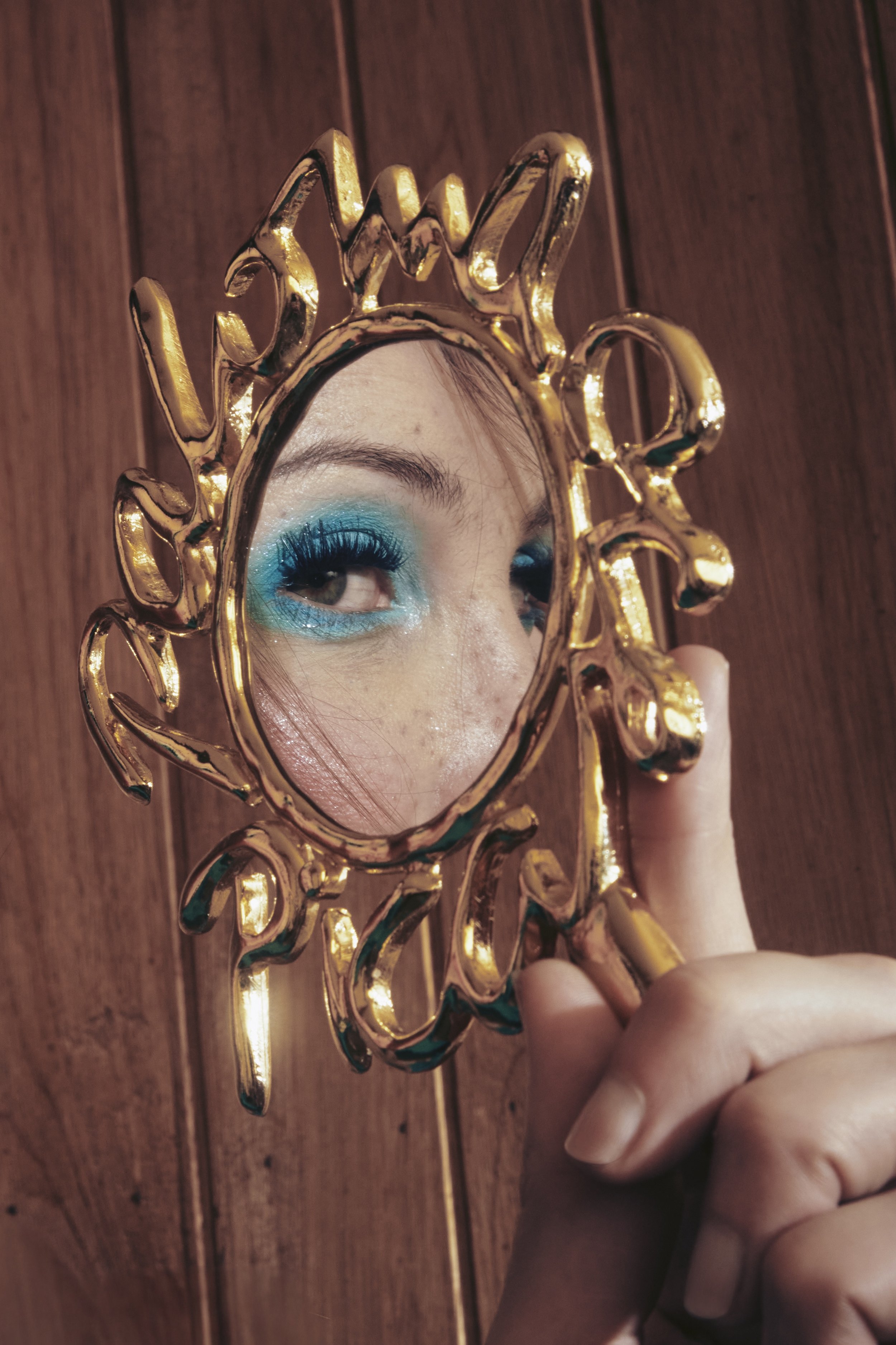 251115_DYSFUNCTIONALFAMILY14227 1.jpeg