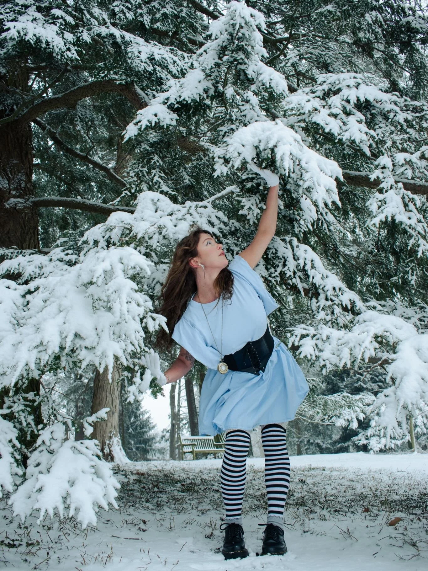 @emmaacrawford falls down the rabbit hole and ends up in her bathroom&hellip; 🫖🌀🐇 For Issue 2.0 of @illthemagazine coming this March!!!!