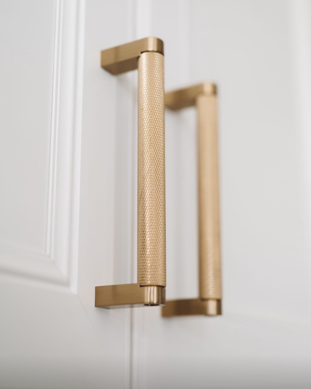 Make your space look more expensive without breaking the bank:

✨ Design Hack: Swap out boring cabinet knobs, drawer pulls or bath towel rods and hooks for high-end, stylish hardware! It&rsquo;s an easy, affordable upgrade that adds instant luxury to