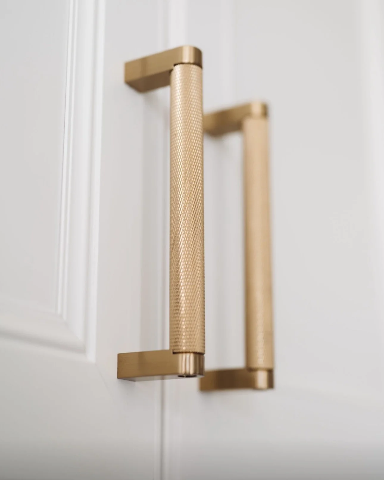 Make your space look more expensive without breaking the bank:

✨ Design Hack: Swap out boring cabinet knobs, drawer pulls or bath towel rods and hooks for high-end, stylish hardware! It&rsquo;s an easy, affordable upgrade that adds instant luxury to