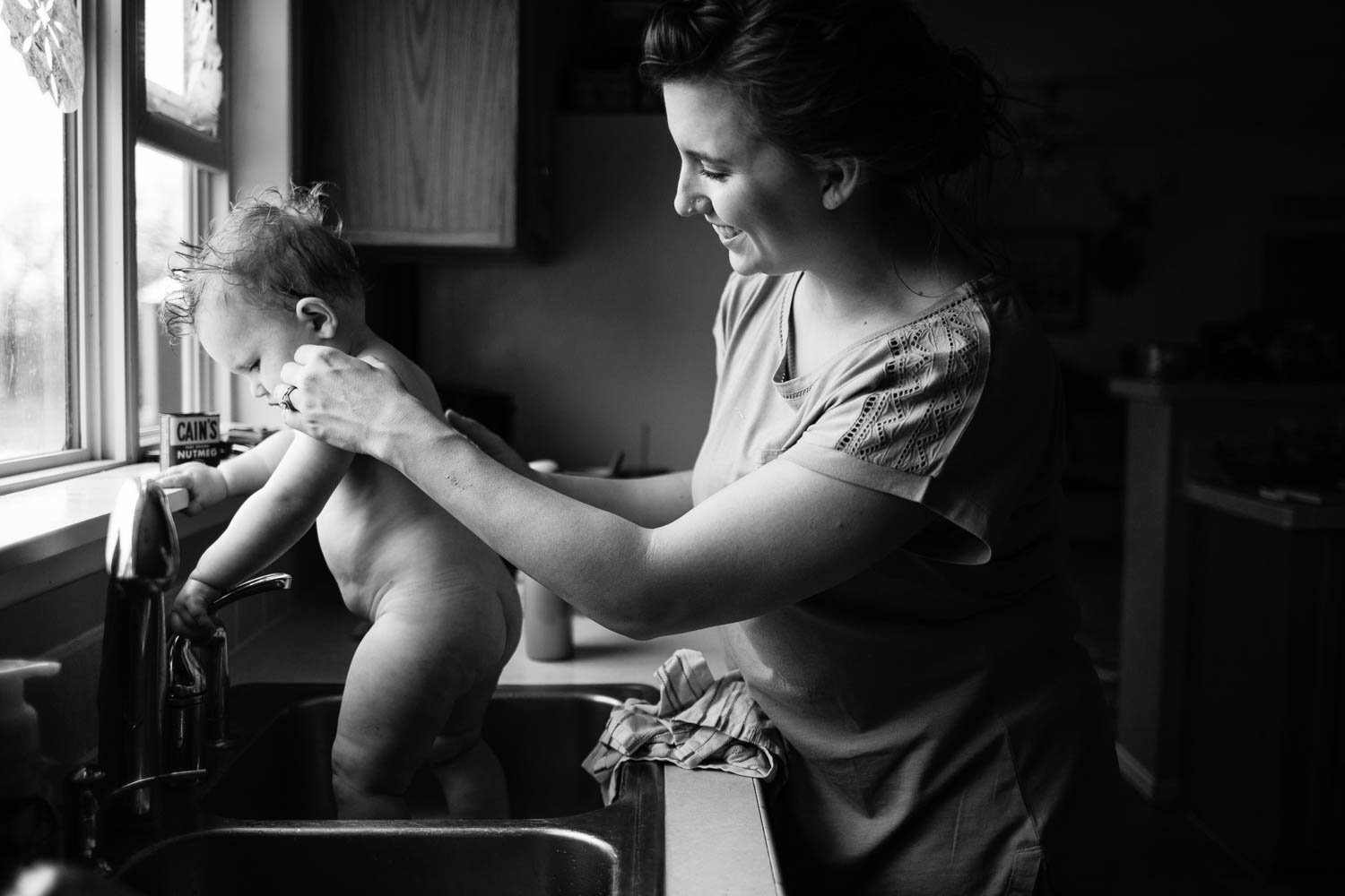 Posed Portraits vs. Documentary Photography: Which Is Right for Your Family?