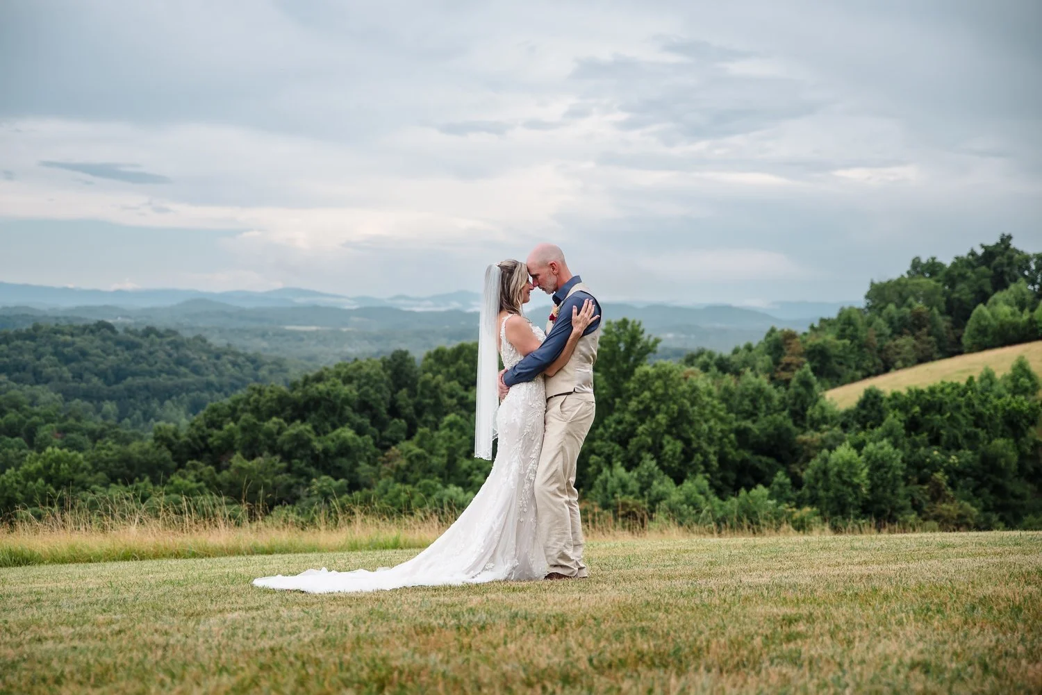 blountville-tn-wedding-photography-chateauselah2.jpg