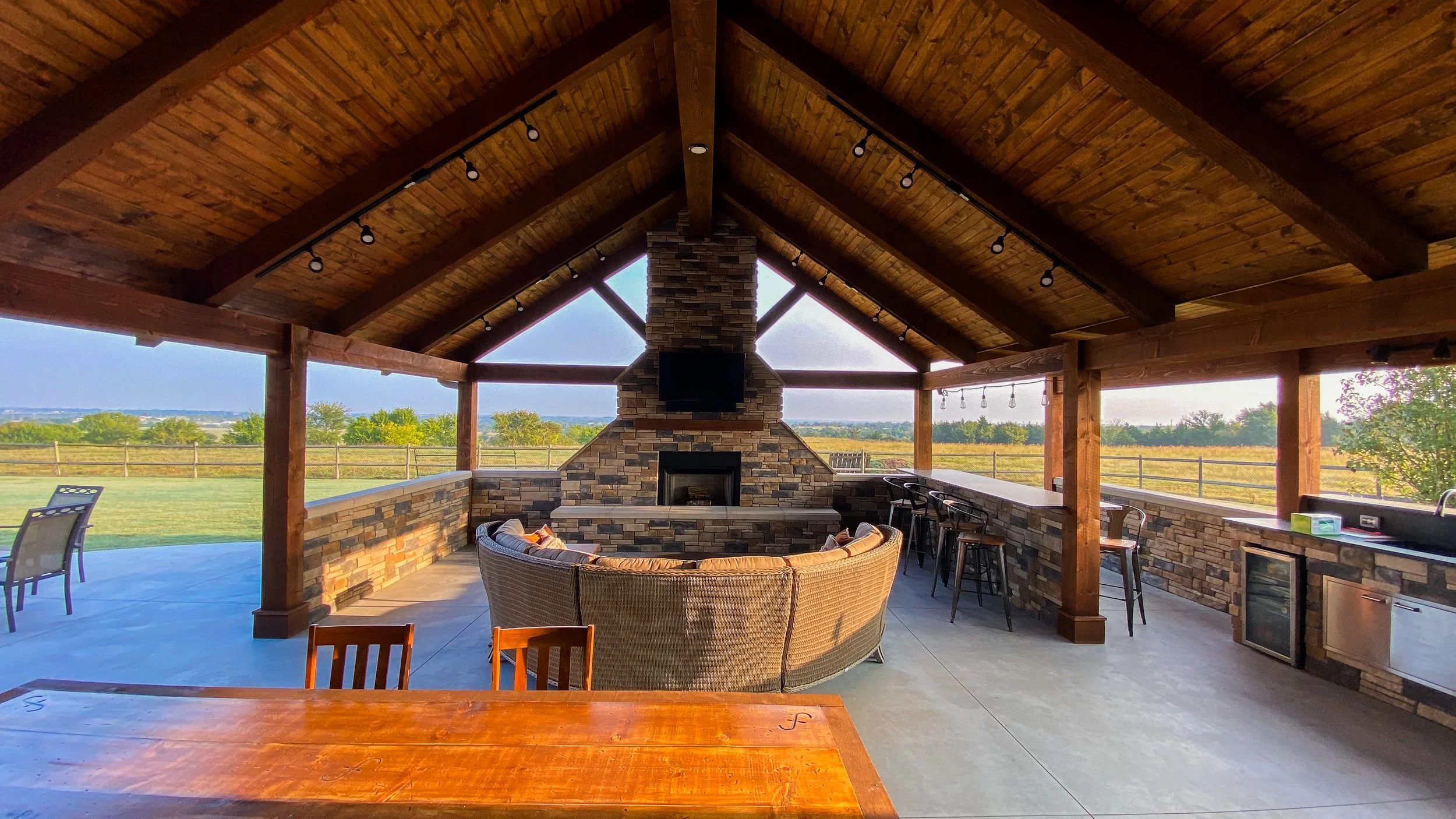 Outdoor Kitchen