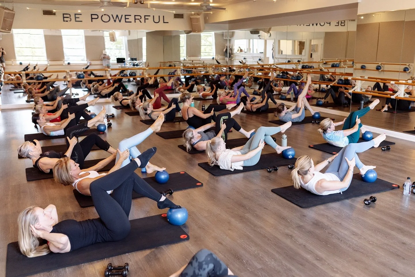 Nothing quite like a packed house on a Monday and kicking off our week together! Comment a 🤚 if you made it to class today in person or virtually!