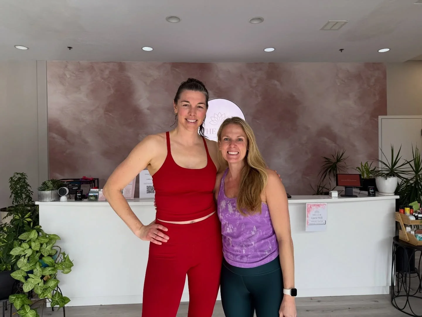 Our trainer @jillianbank recently took a trip out to Utah and got to see @bethany.b.me in action and experience the Method from her perspective! It was such a great opportunity to watch, learn, and connect with someone who teaches the same workout we