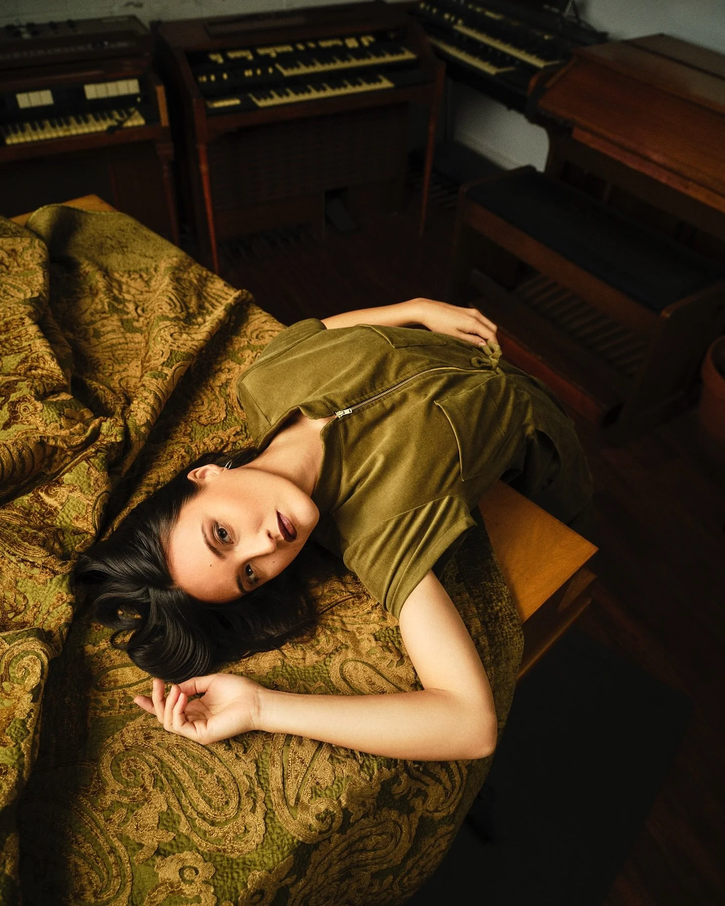 New photoshoot for @jennifer_glasgow_design  FW25📸🎹

Photo &amp; retouche: 🙋🏻&zwj;♂️
MUA: @steph_bourgault
Mod&egrave;les: @mariebabbini &amp; @liakuri 🤩