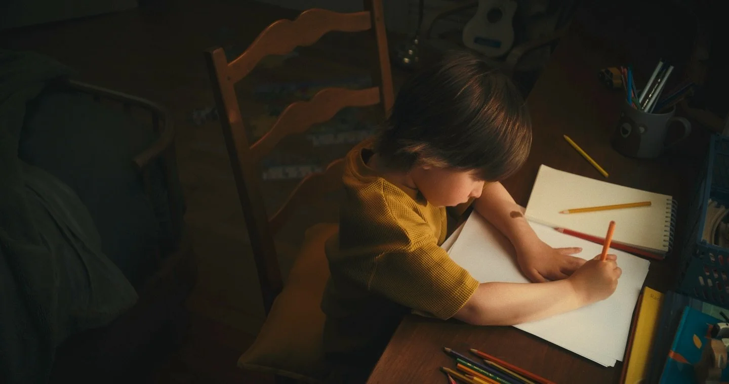 Chaque projet avec Enfant Soleil me rappelle pourquoi j&rsquo;aime ce que je fais.💛 Un &eacute;norme merci &agrave; toute l&rsquo;&eacute;quipe et &agrave; chaque personne impliqu&eacute;e pour votre &eacute;nergie et votre passion 🙏✨ Fier de colla