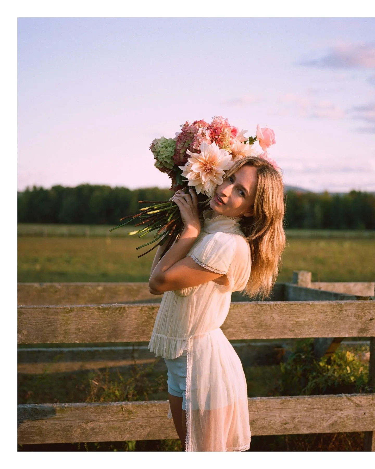 Rolls of Mamiya 7ii with @izzipoopi 📸💐