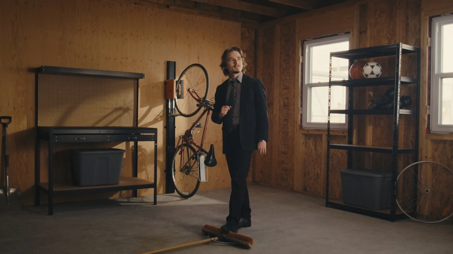 Stills d&rsquo;un projet vid&eacute;o pour ZoneMax.
R&eacute;alis&eacute; par @zaccourchesne 
Acteur : @plastic.pat 
Dop et montage : 🙋🏻&zwj;♂️