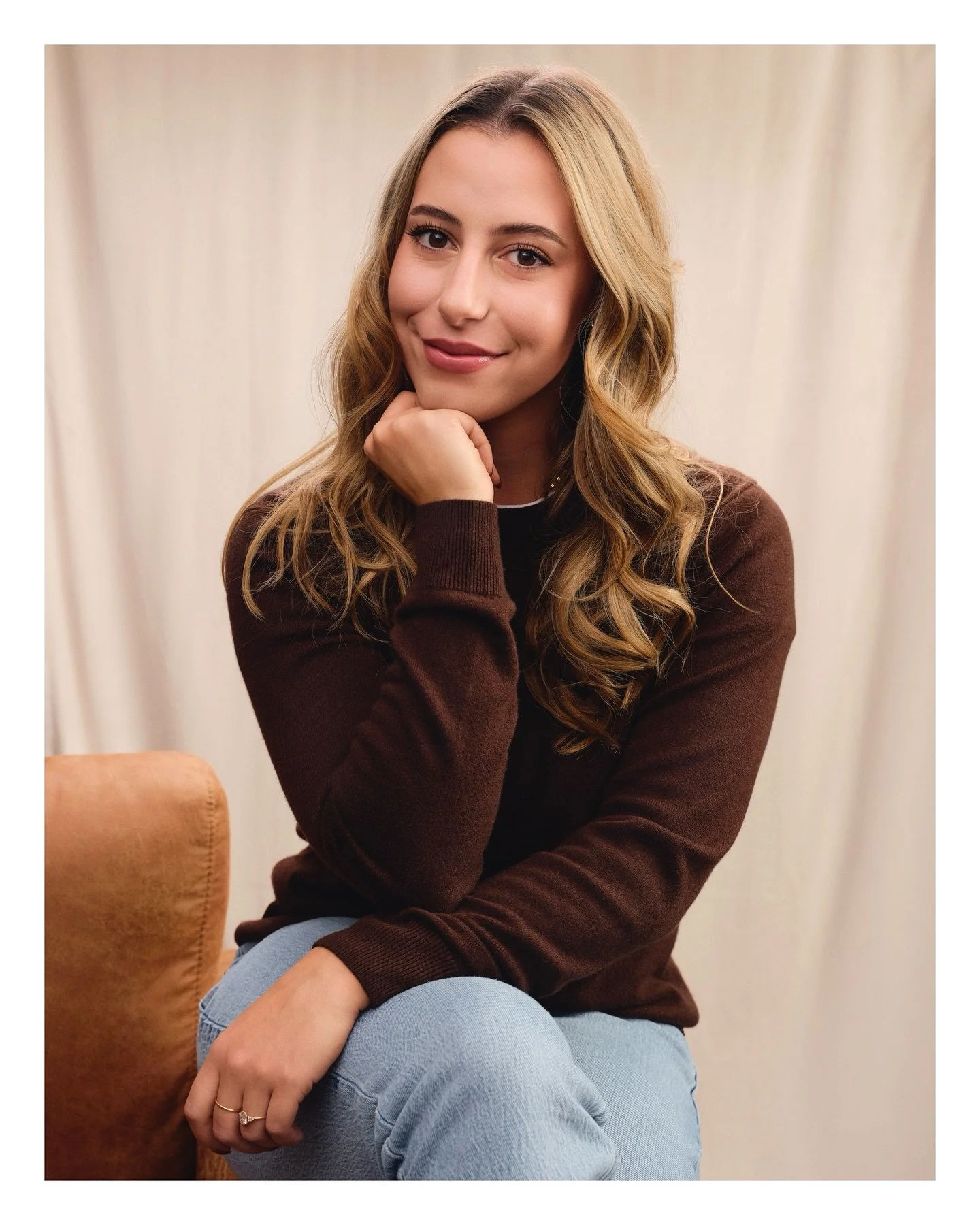 Presque 30 portraits en une journ&eacute;e avec l&rsquo;&eacute;quipe @aurasocial et @aura.influence ! Bravo ! 🤩📸👏🏻