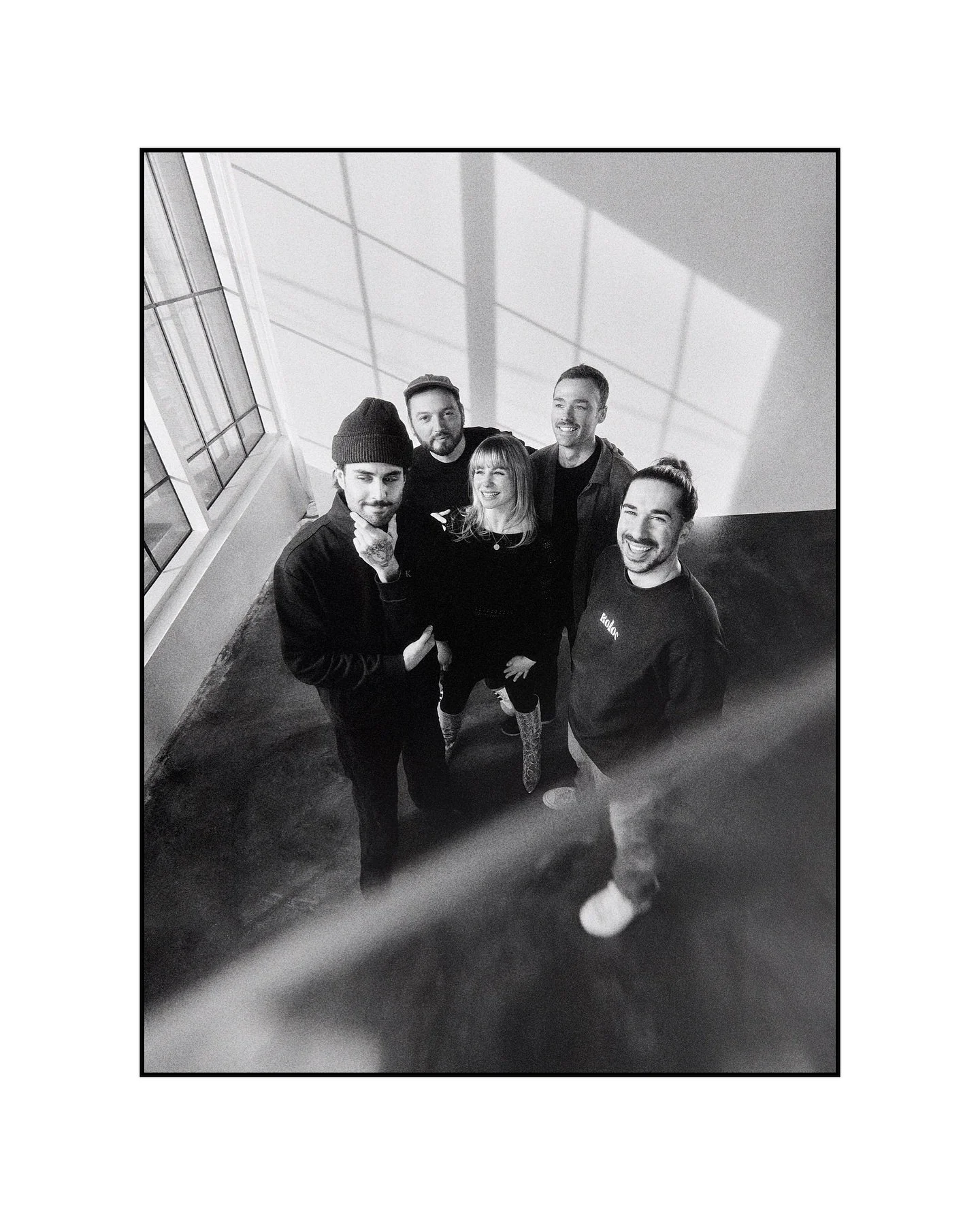 Portrait pour @koloc.studio 🎥🤘🏻📸
Bien content d&rsquo;avoir termin&eacute; votre ann&eacute;e 2025 et j&rsquo;ai h&acirc;te de voir ce que vous nous r&eacute;servez pour 2026 ! 🤯