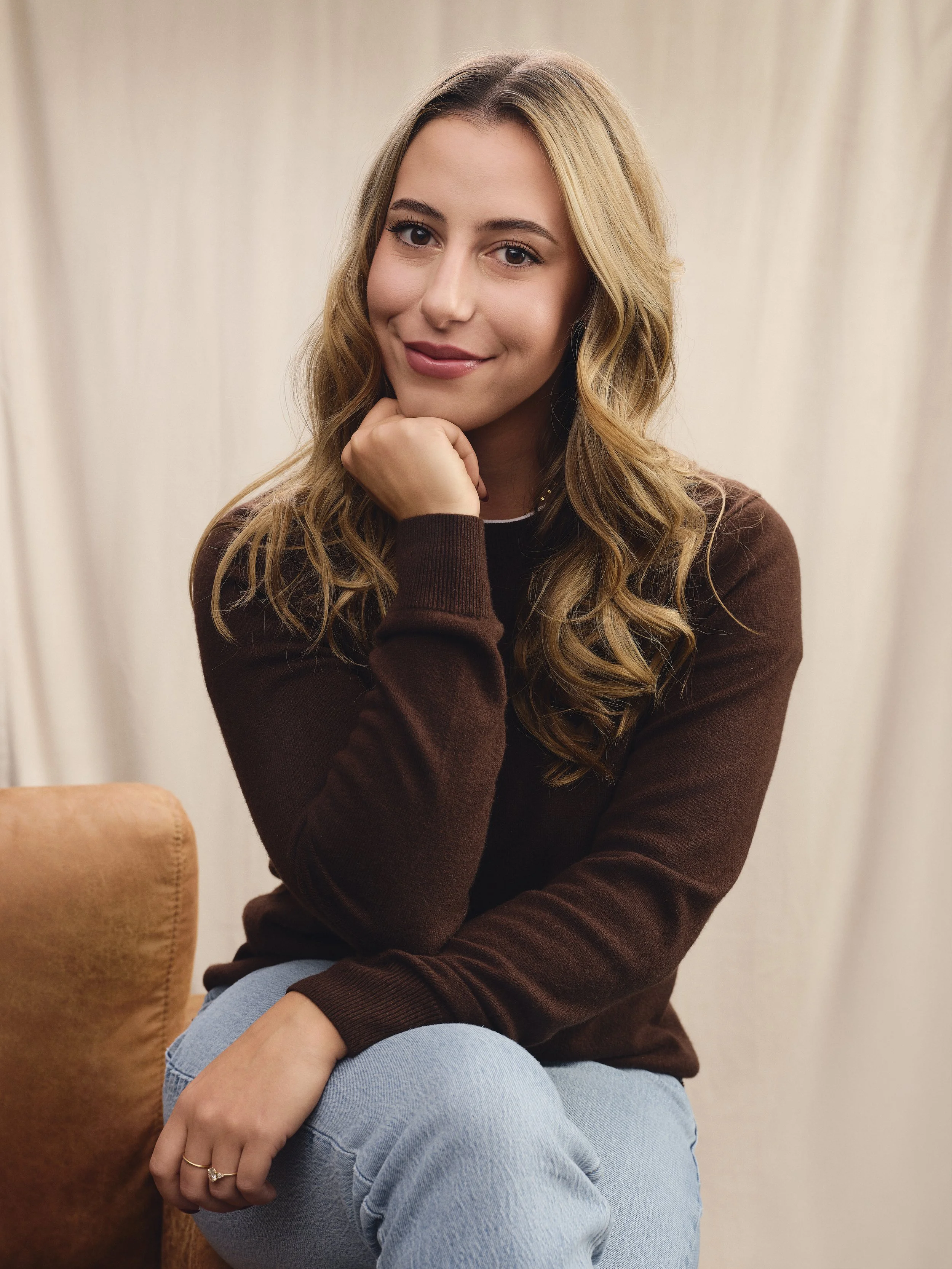 AURA-SOCIAL8392 .jpg