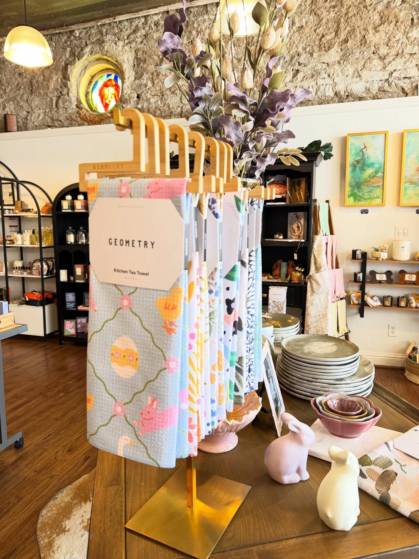 Fresh for spring! Simple pieces that make everyday living feel a little more beautiful.

From fresh textures to thoughtful details, these finds are perfect for refreshing your kitchen, gifting a friend, or adding a small touch of the season to your h