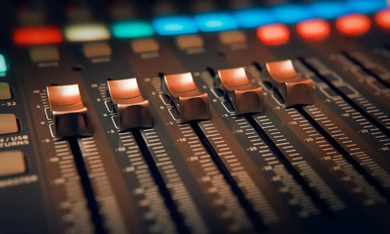 Aún falta representación de mujeres y personas no binarias en la industria de la música