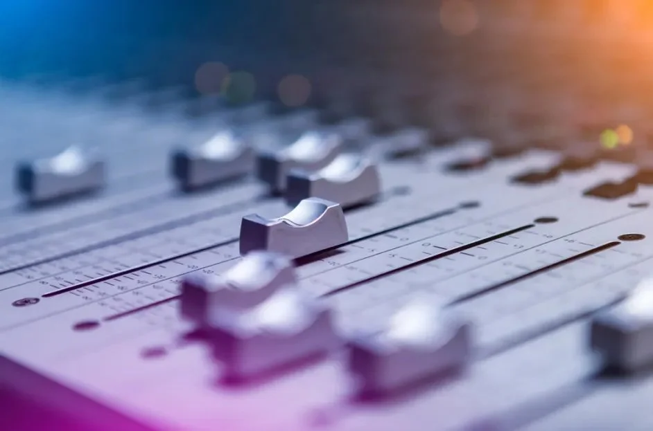 Women & Non-Binary People Make Up ‘Pitifully Low’ Percentage of Producers and Engineers in Recording Studios, Report Finds