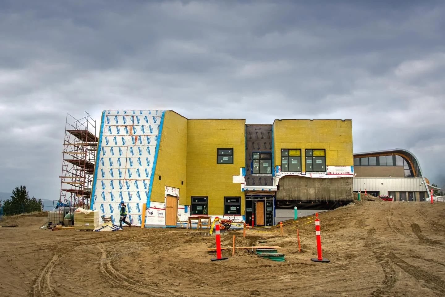 Progress update on the Outma Sqilxʷ Cultural School Expansion for the Penticton Indian Band!
The exterior envelope is really coming together - we&rsquo;re prepping for the stucco and metal cladding on those striking curved architectural features.
Swi