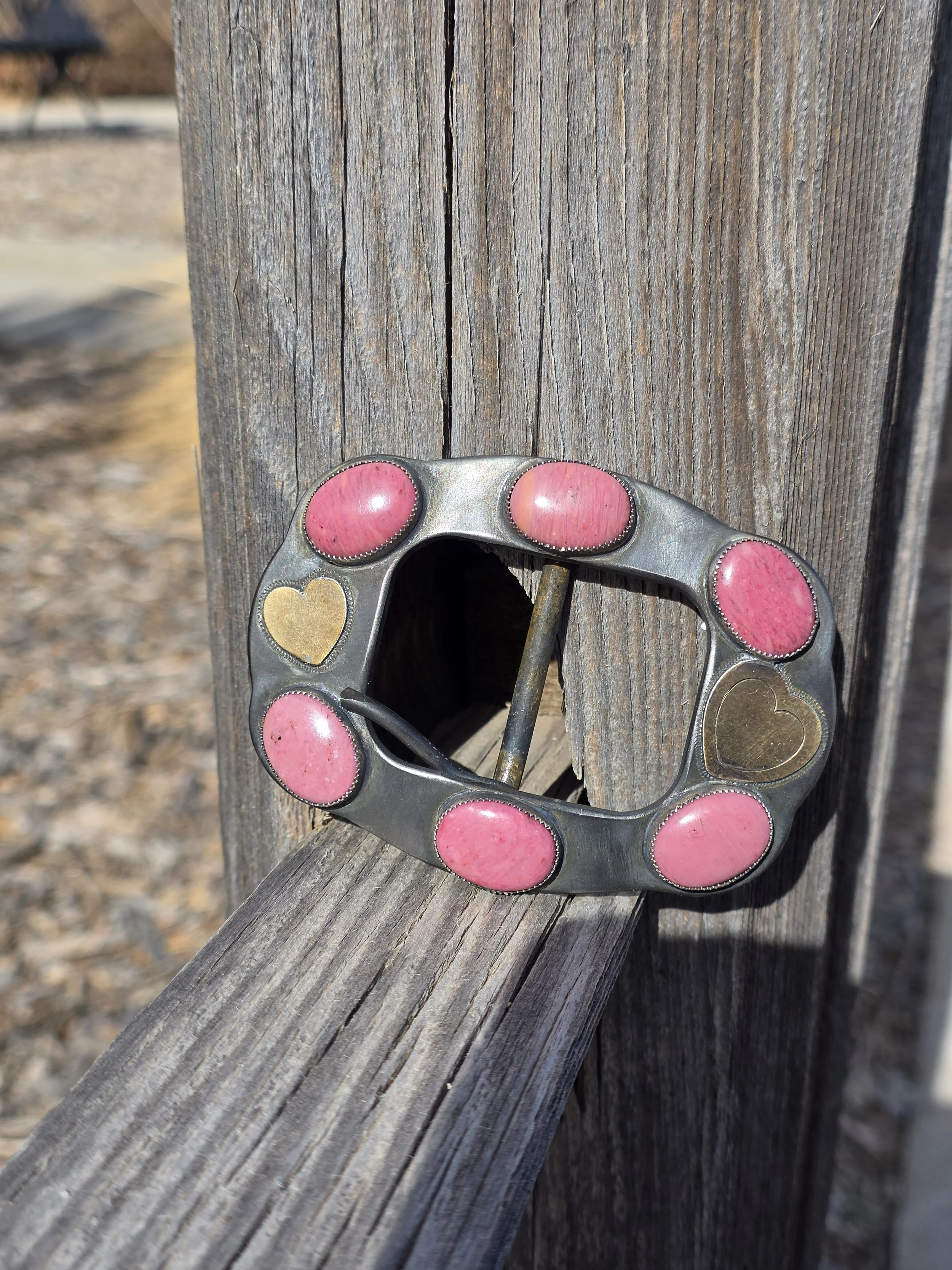 1.5in buckle with hearts and pink stones