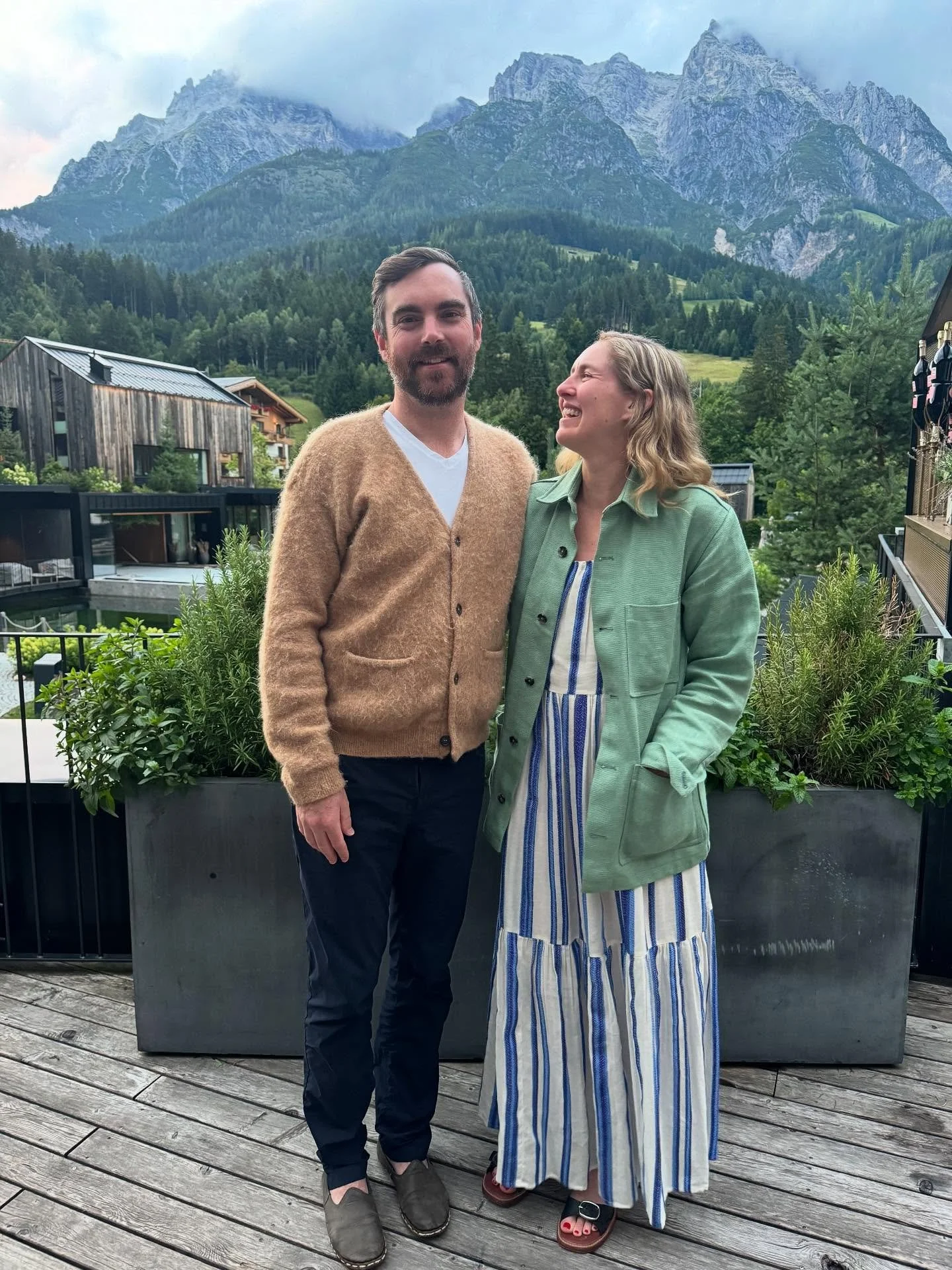 AUSTRIA 🍺🏔️🐮 Cows, gluten-free schnitzel, green hills, giant free-roam rabbits and some pretty good munch meals to boot. Full recap in my July morsels on Substack! 

https://open.substack.com/pub/munchmenus/