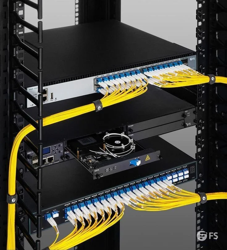 Amoire informatique en fibre optique