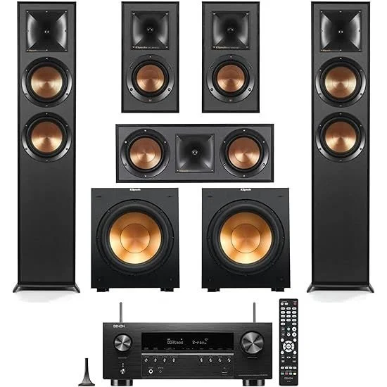 Ensemble d'enceintes audio avec un amplificateur, un télécommande, et un microphone