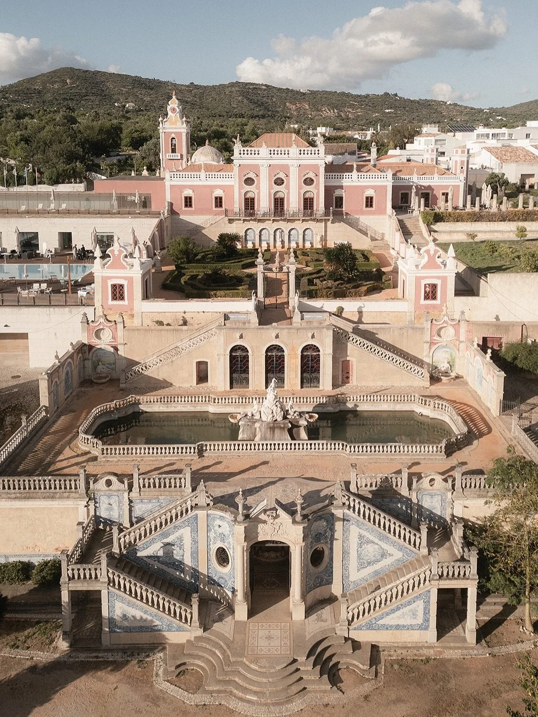 Their dream come true: a fairytale palace wedding surrounded by loved ones!

Styling &amp; decor: @claudia_mota_design 
Planner: @algarvedreamweddings 
Photographer: @ricardocatarrophotography 
Videographer: @blacksheep_filmmakers 
Creative producer: