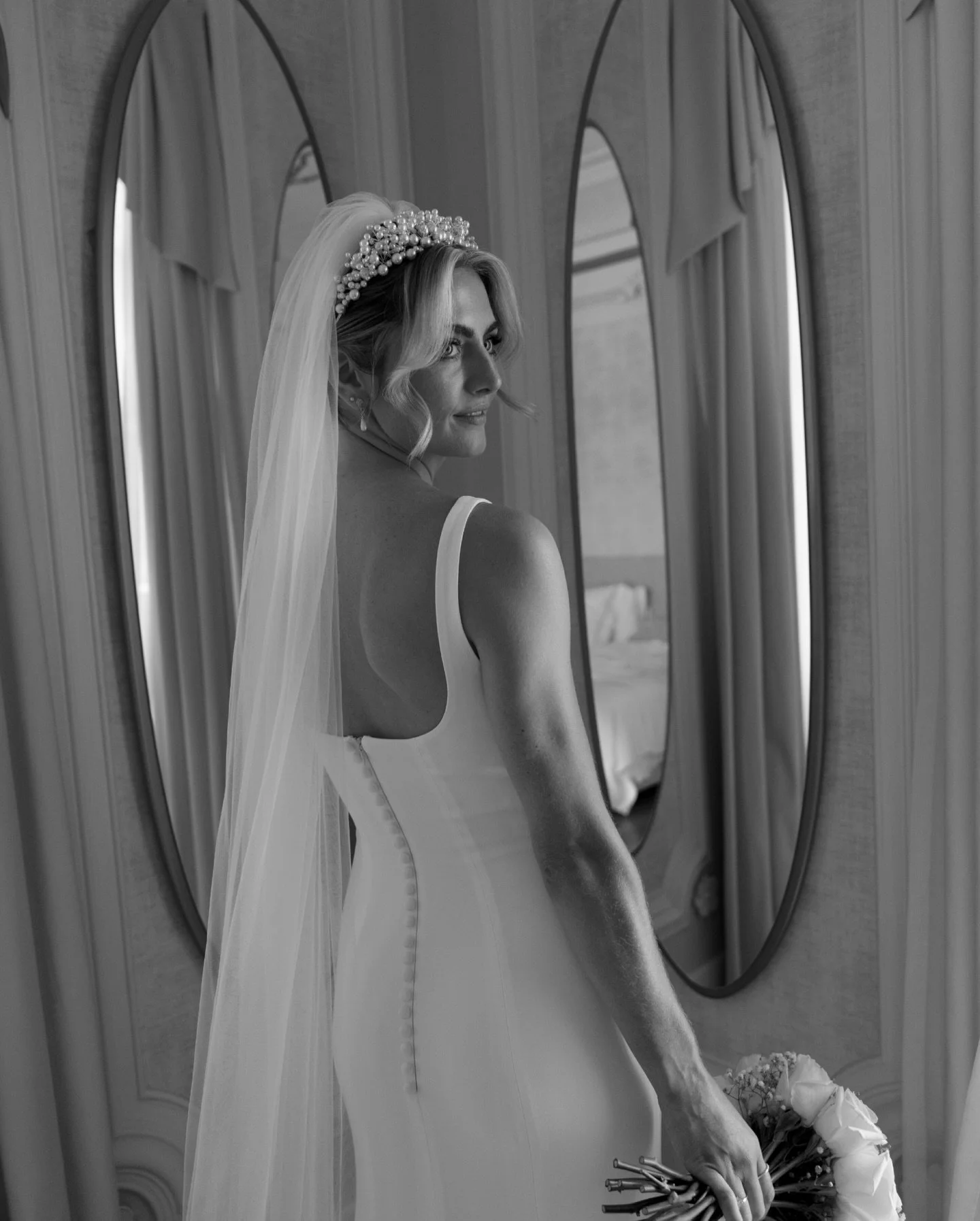 The most beautiful bride.

Styling &amp; decor: @claudia_mota_design 
Planner: @algarvedreamweddings 
Photographer: @visualstoriesco 
Hair: @algarvehairmakeupstylist_xenia 
Makeup: @andreiabarradas.makeup 
Flowers: @cidaliasousaciflor 
Music: @proeve