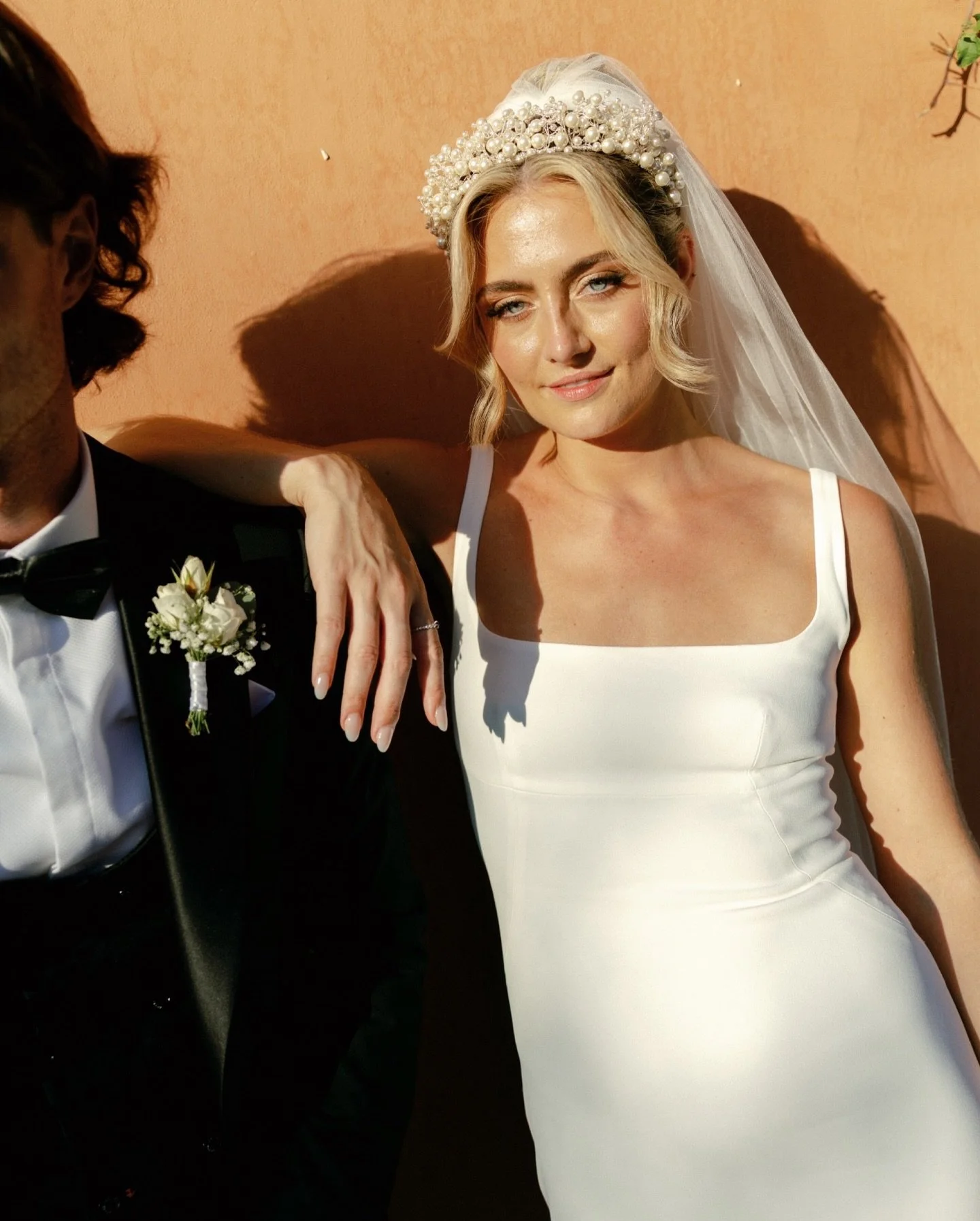 Can we all appreciate these amazing shots captured by @visualstoriesco ? In fact, this entire gallery is a dream&hellip; This wedding was a dream!

Styling &amp; decor: @claudia_mota_design 
Planner: @algarvedreamweddings 
Photographer: @visualstorie