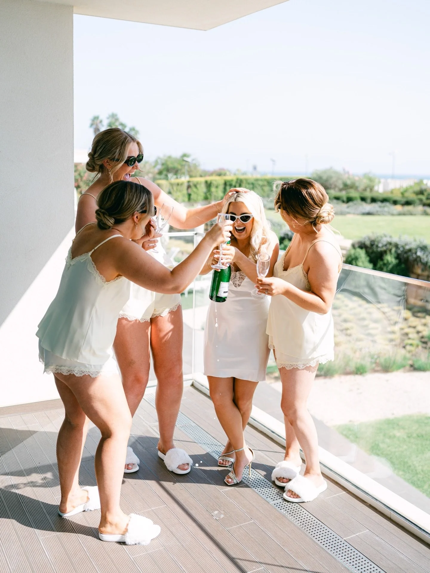You will never guess what happened here&hellip; But&hellip; Girls just want to have fun! And these ladies sure knew how to do that! 🥂

Planner: @algarvedreamweddings 
Styling &amp; decor: @claudia_mota_design 
Photographer: @photography.endlessmomen