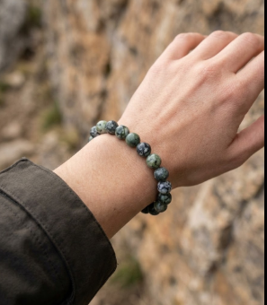 tree moss on women.png