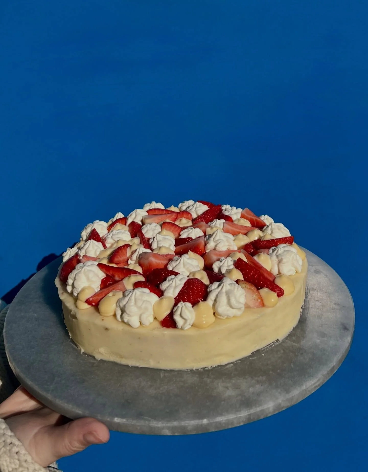 WEDDINGS &mdash; Trial run for a wedding cake last week.
final version is going to be table-sized. 

🍓Strawberry lemon and vanilla 🍋