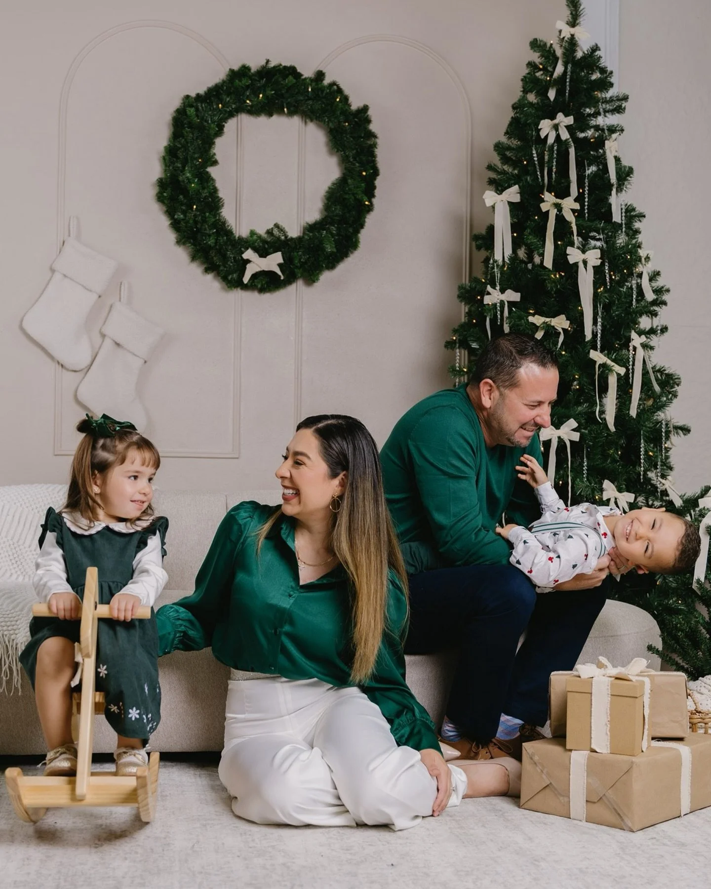 The year is almost coming to an end, and I still have so many Christmas sessions to share, probably more than time allows. This is one of the families who trusted me with so many of their moments this year, and I&rsquo;m truly grateful to be part of 