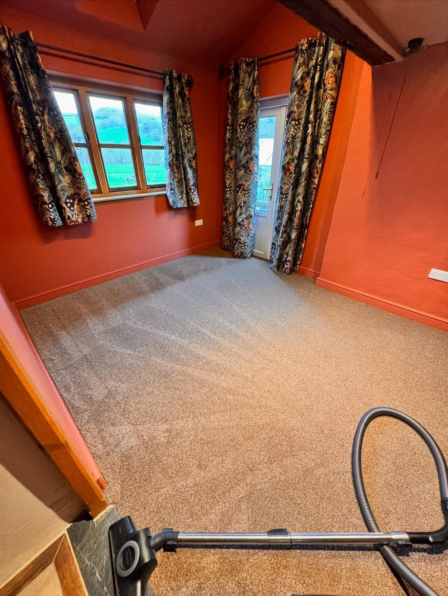 Thanks to you lovely lot filling the diary Darren the fitter has kindly fitted me in on a Sunday 😇 
Still some availability pre Christmas and more stock arriving #7daysaweek #notreally #grateful