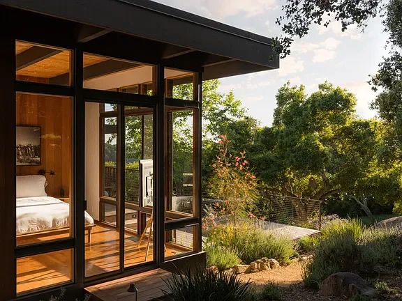 an image of Gibraltar Road.