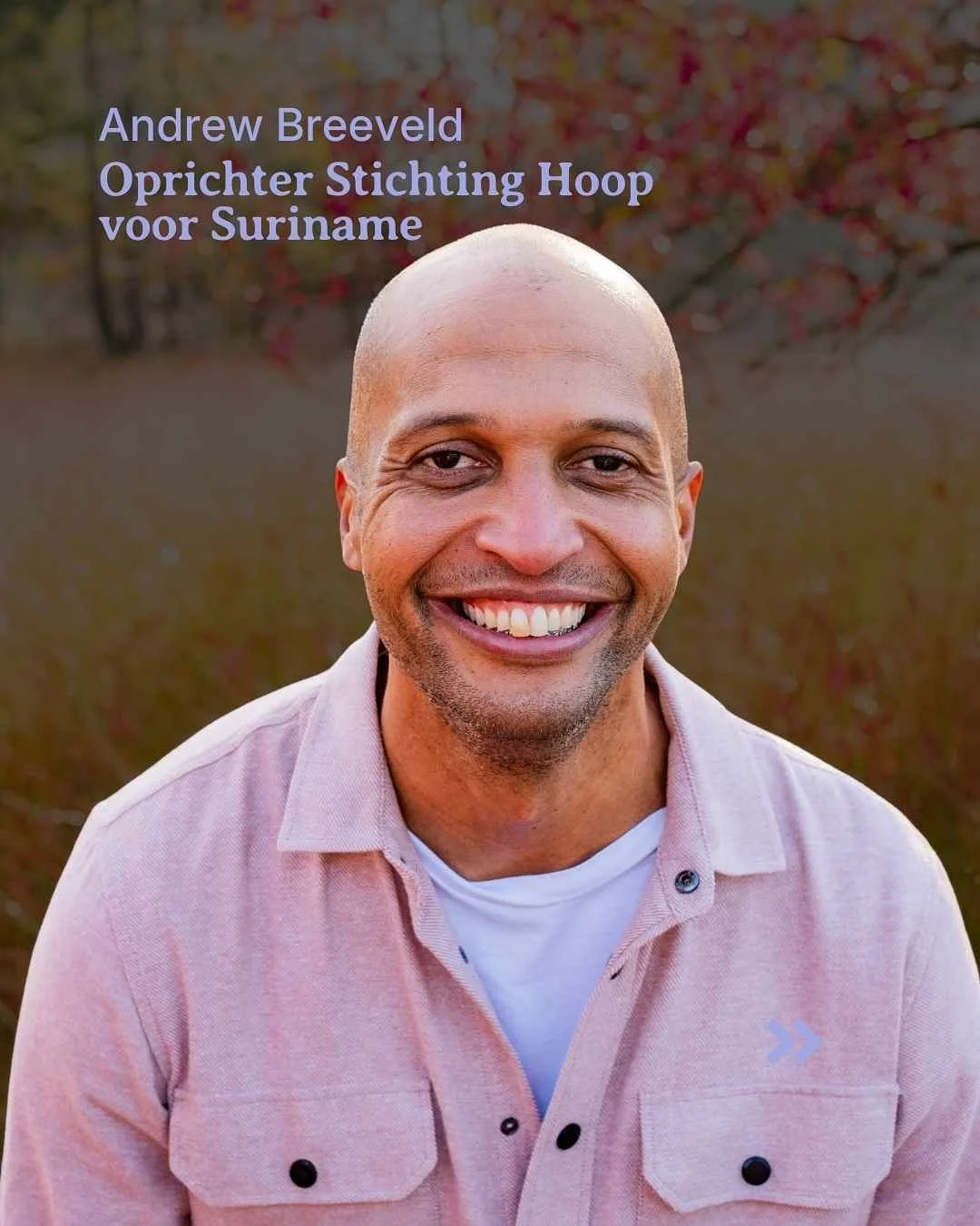 ✨ Meet Maker Andrew Breeveld, voorganger van De Oase in de Rivierenwijk in Deventer &eacute;n oprichter van Stichting Hoop voor Suriname. Geboren en opgegroeid in Suriname, zet Andrew zich in om jongeren in zijn geboorteland kansen te bieden op het g