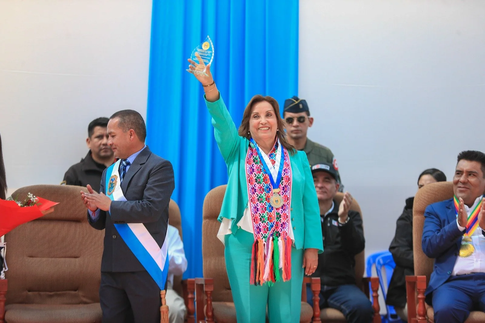 Vives critiques au Pérou après le doublement du salaire de la présidente Boluarte