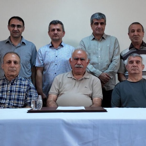 Abdullah Öcalan annonce la fin de la lutte armée du PKK dans une vidéo historique