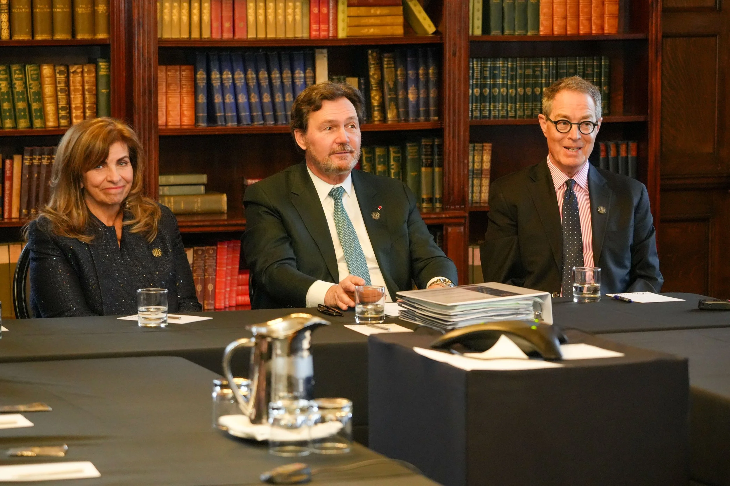 Traduction partielle : la Cour suprême amorce un geste, mais reste sous pression