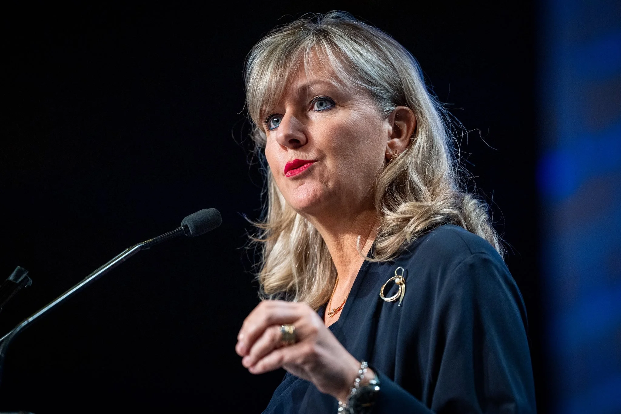 Démission d’Andrée Laforest : un signal de fragilité pour la CAQ