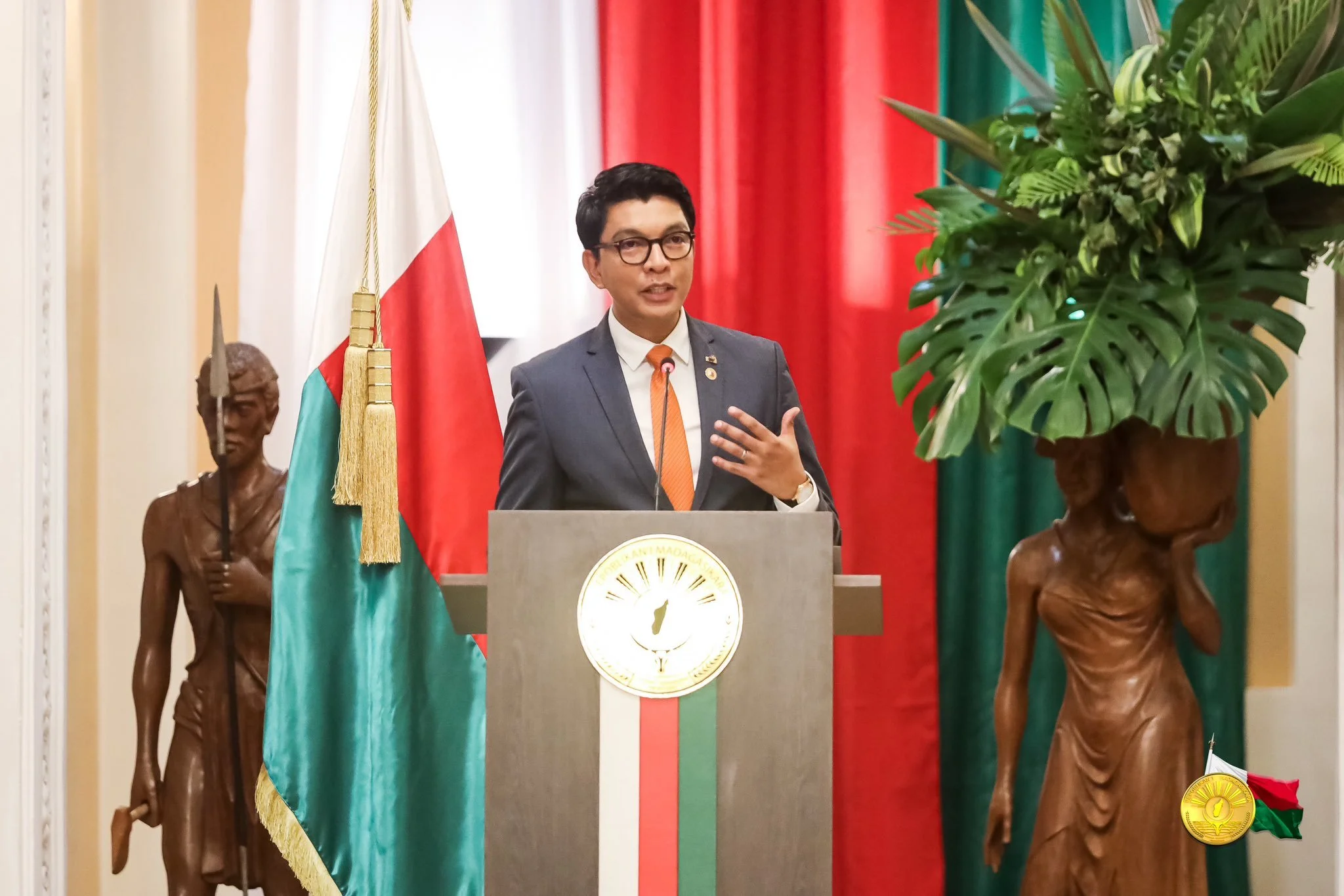 Madagascar : le président dissout le gouvernement face à la colère populaire