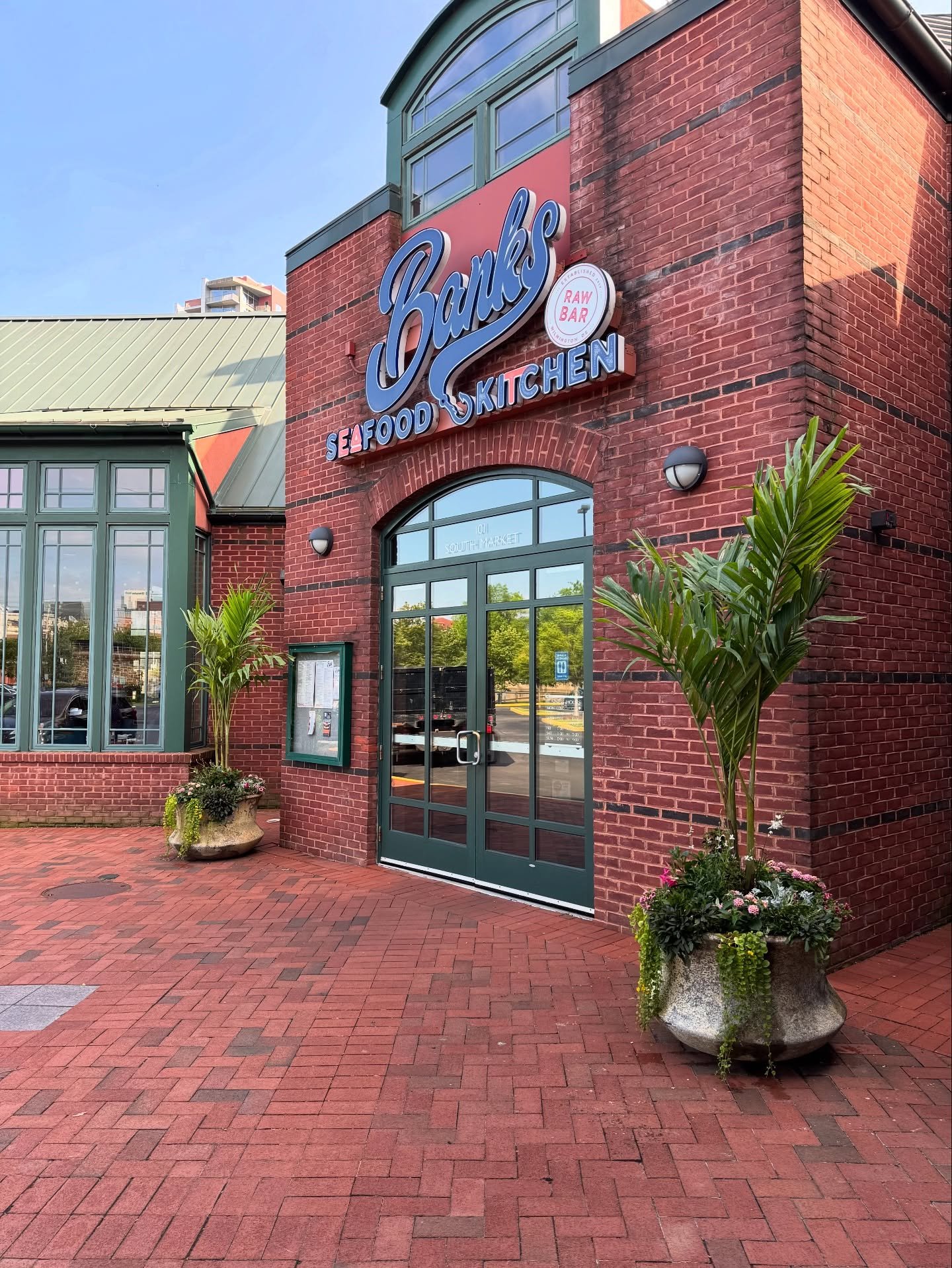 Summer has arrived at Banks seafood &amp; Kitchen 🦞🌱